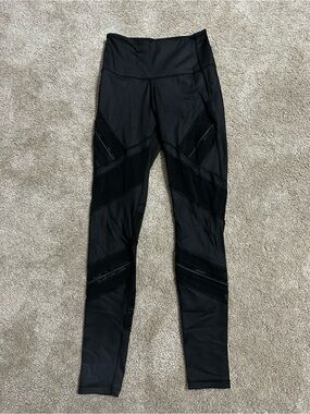 Victoria's Secret knockout tight Black High-Waist Leggings with Mesh Panels